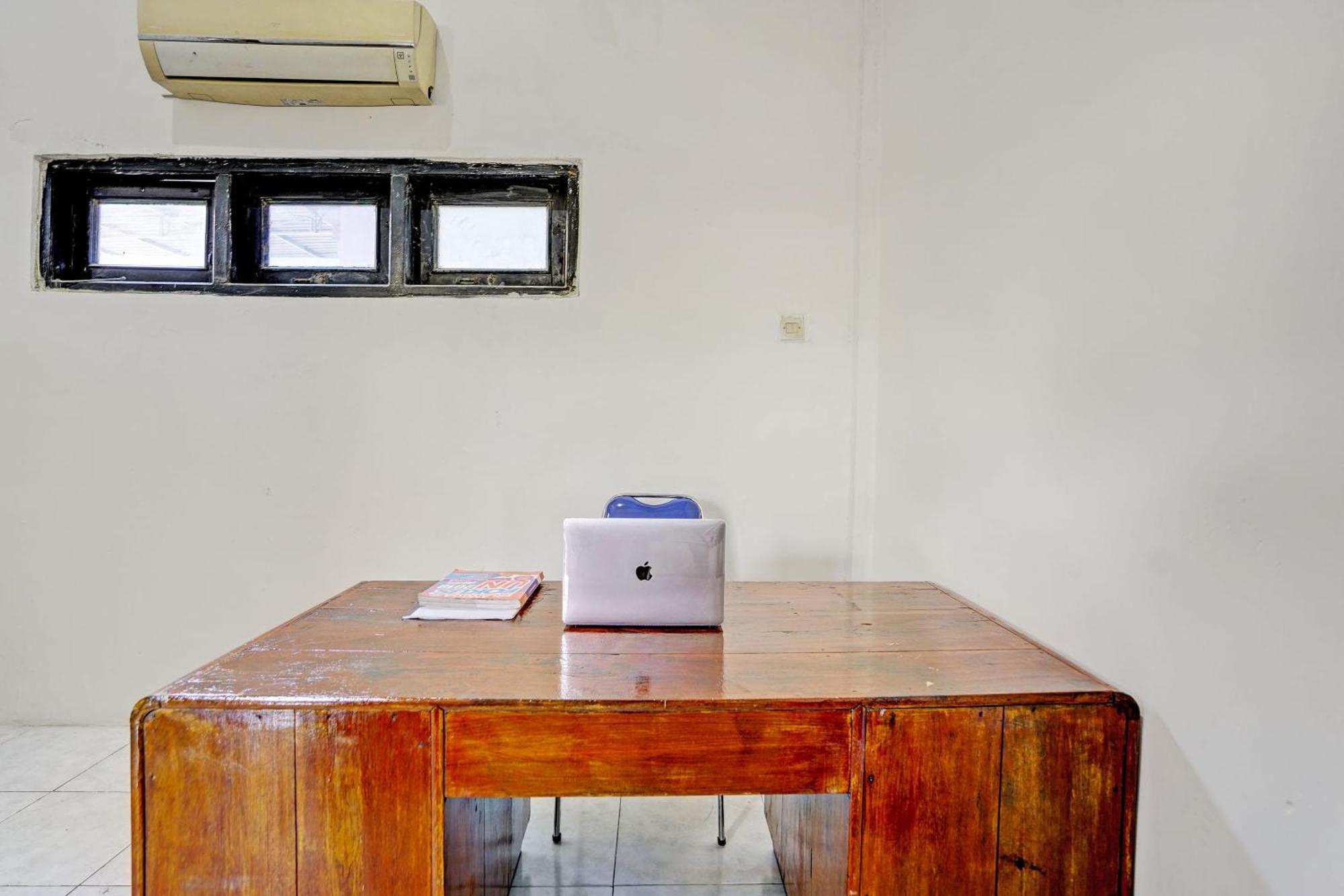 Oyo Life 93037 Nova Jaya Homestay Syariah Lamongan Екстер'єр фото